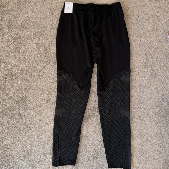 Nike Dri-FIT Strike Soccer Pant! - Picture 4 of 13